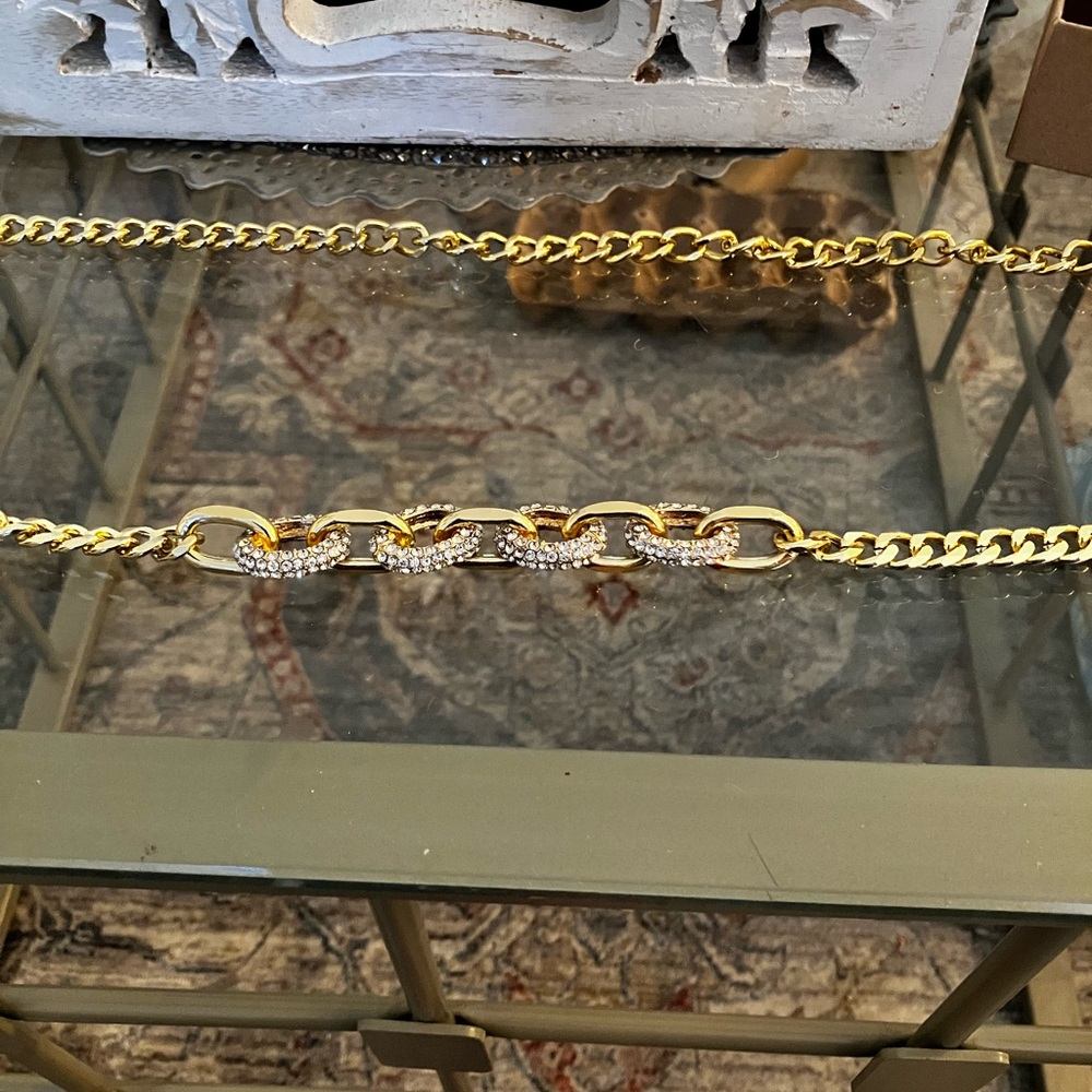 Elegant Gold Chain Belt - Picture 4 of 5